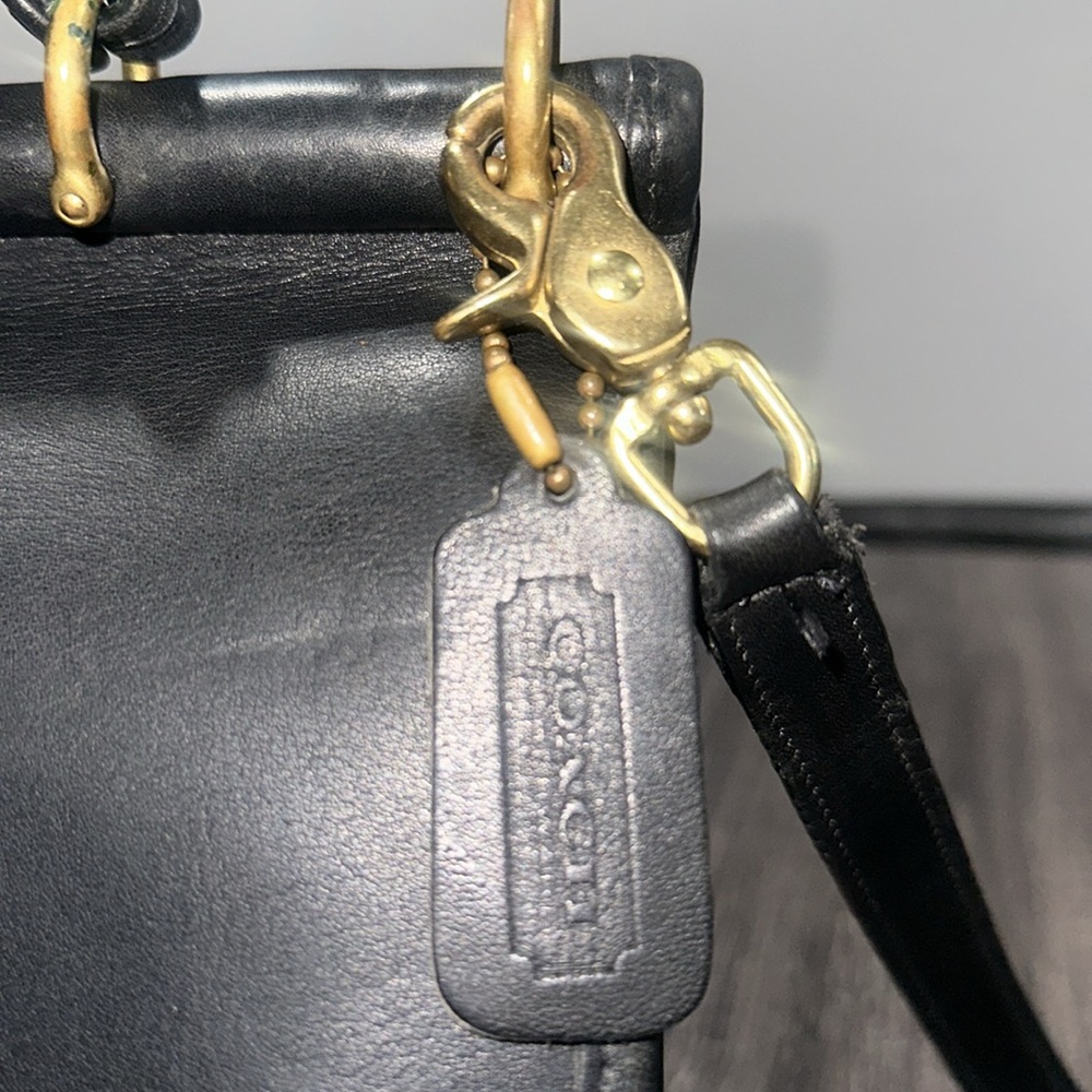 Vintage Coach Willis Black
Leather Cross-body/Satchel/Top Handle
Bag 9927 - Picture 7 of 16